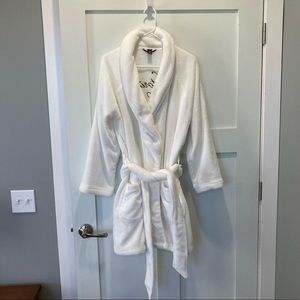 Victoria’s Secret short bath robe
